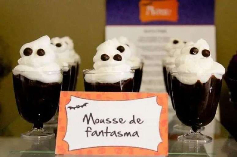 72. Docinhos simples decorados para festa de Dia das Bruxas &ndash; Foto: Roberta Giovaneli