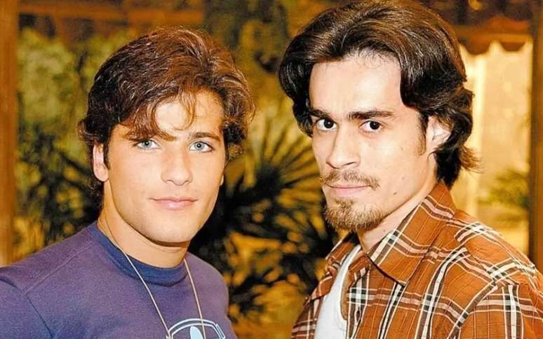 Júnior (Bruno Gagliasso) e Zeca (Erom Cordeiro), os gays que tiveram final feliz, mas sem beijo, em 'América'