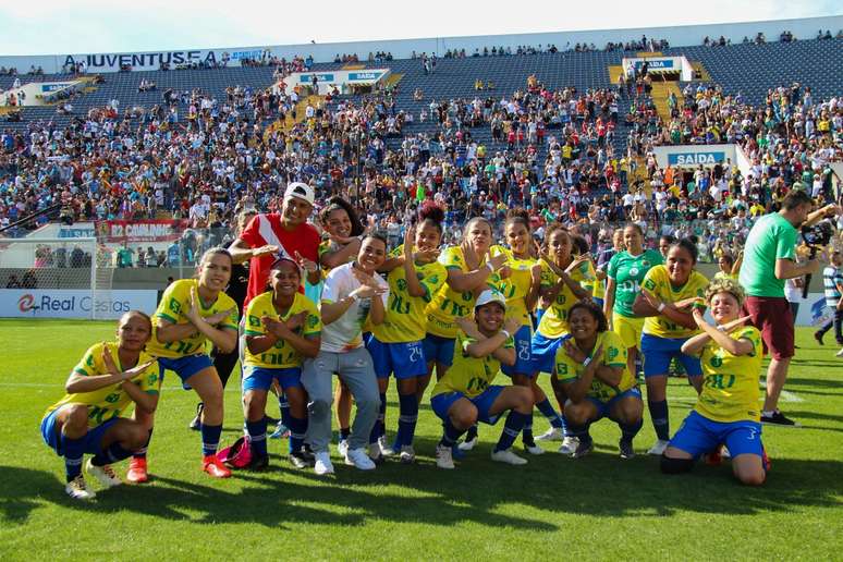 Time feminino de Paraisópolis campeão