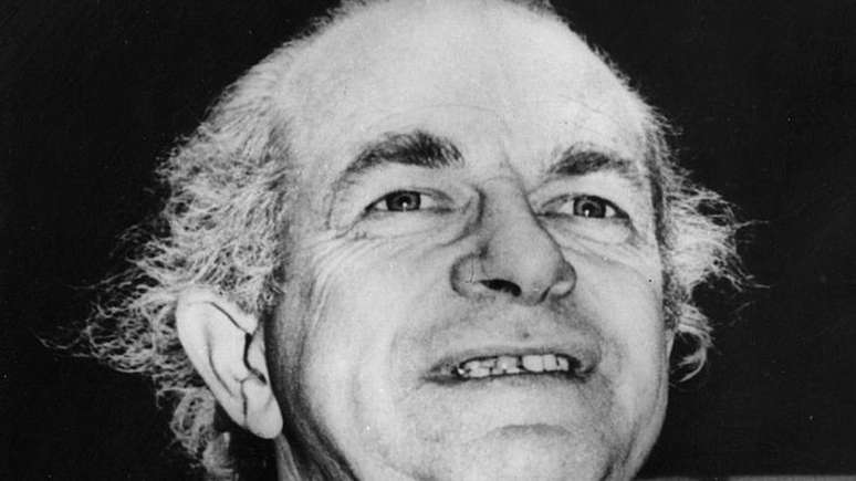 Linus Carl Pauling ganhou um Nobel de qu&iacute;mica e um Nobel da Paz