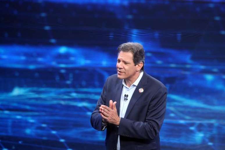 Candidato ao governo de São Paulo Fernando Haddad (PT) durante debate da Band, primeiro durante o segundo turno