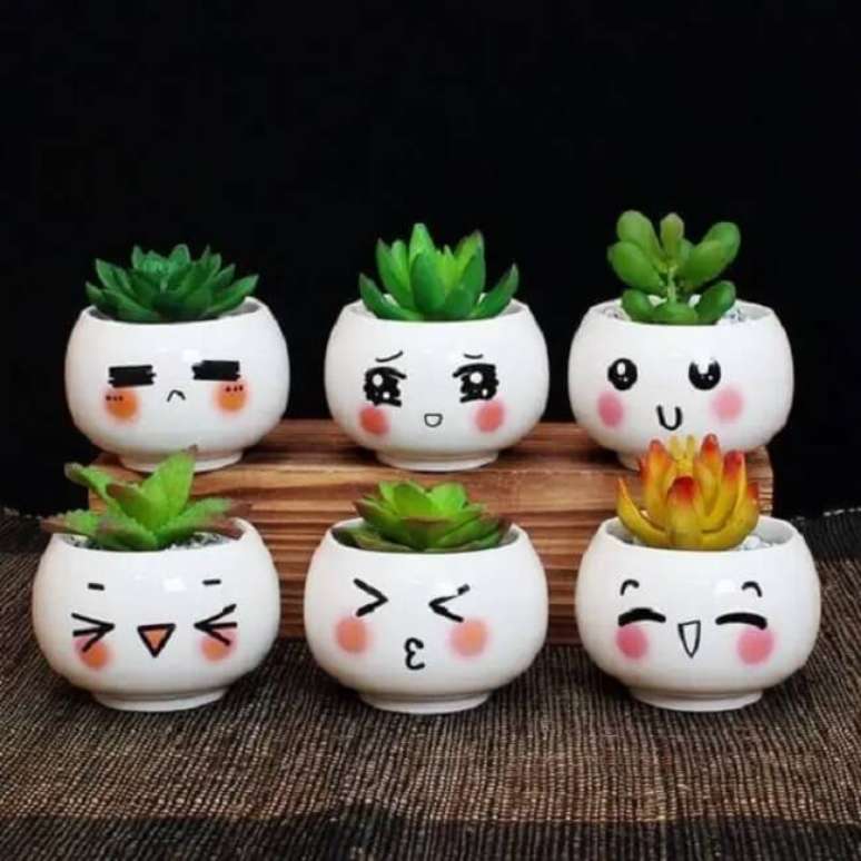 21. Mini arranjos de suculentas cultivados em vasos divertidos. Fonte &ndash; Arte Blog