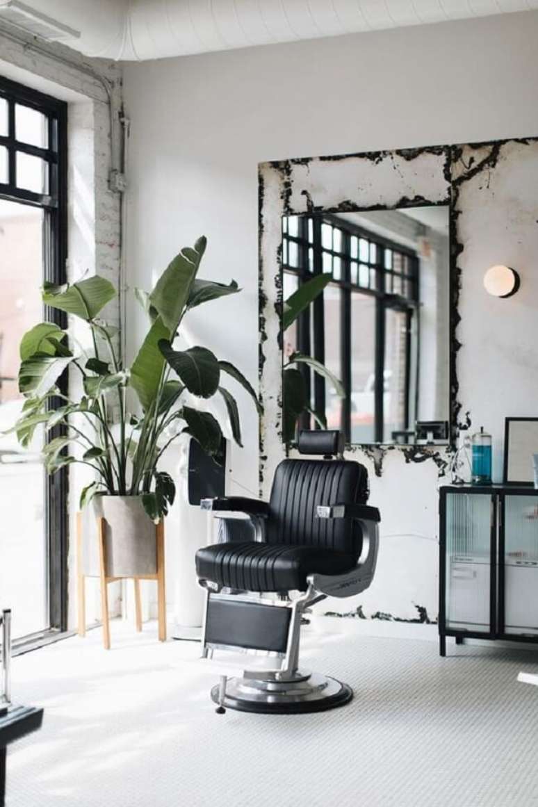 18. Barbearia retr&ocirc; com decora&ccedil;&atilde;o clean. Fonte &ndash; Yatzer