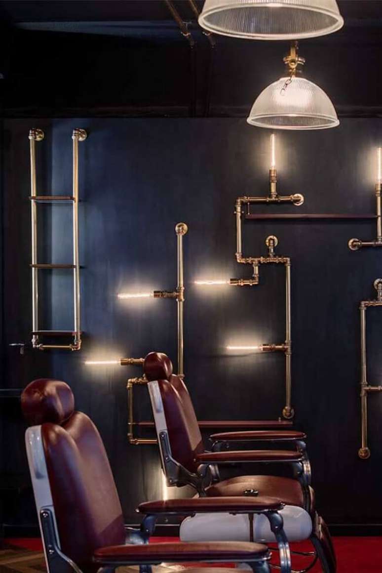 25. Cores escuras para barbearia retr&ocirc;. Fonte &ndash; Decor F&aacute;cil