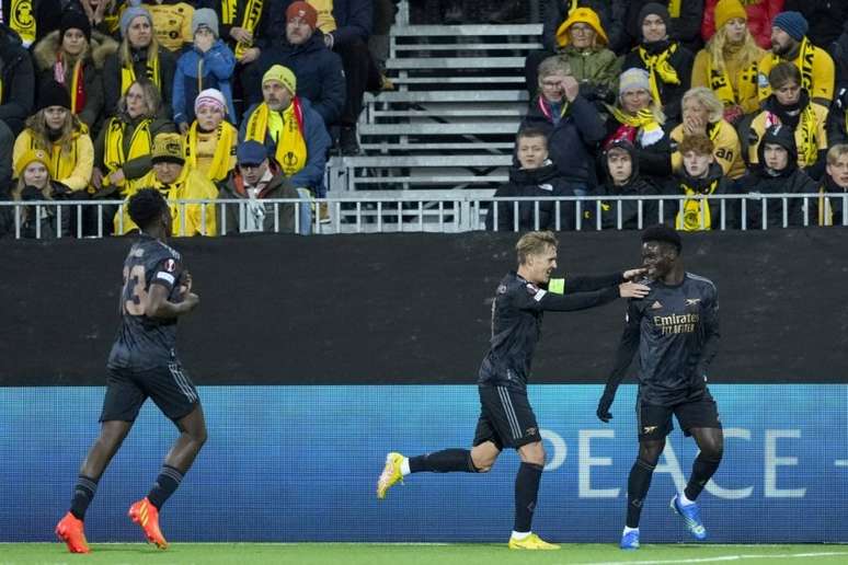 Bukayo Saka marcou o gol do Arsenal na Noruega (Foto: FREDRIK VARFJELL / NTB / AFP)