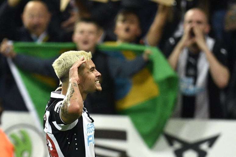 Bruno Guimarães chegou ao Newcastle em janeiro (Foto: OLI SCARFF / AFP)