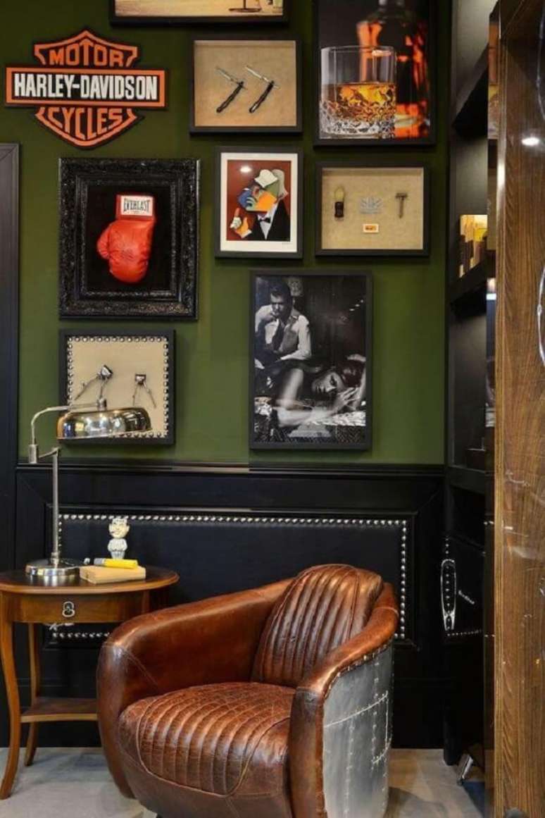 40. Modelo de cadeira retr&ocirc; barbearia de couro. Fonte &ndash; CASA COR 2016