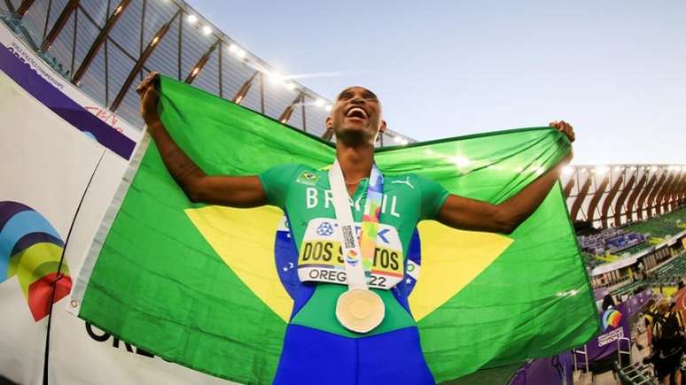 Alison dos Santos venceu a Diamond League de maneira invicta, em 2022 (Foto: Carol Coelho/CBAt)