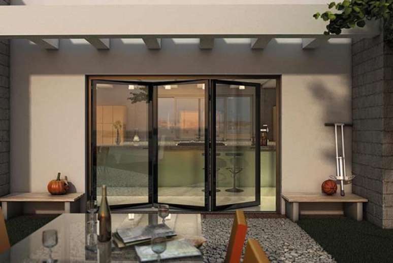 53. Sala de jantar com porta camar&atilde;o de vidro &ndash; Foto Decor Facil