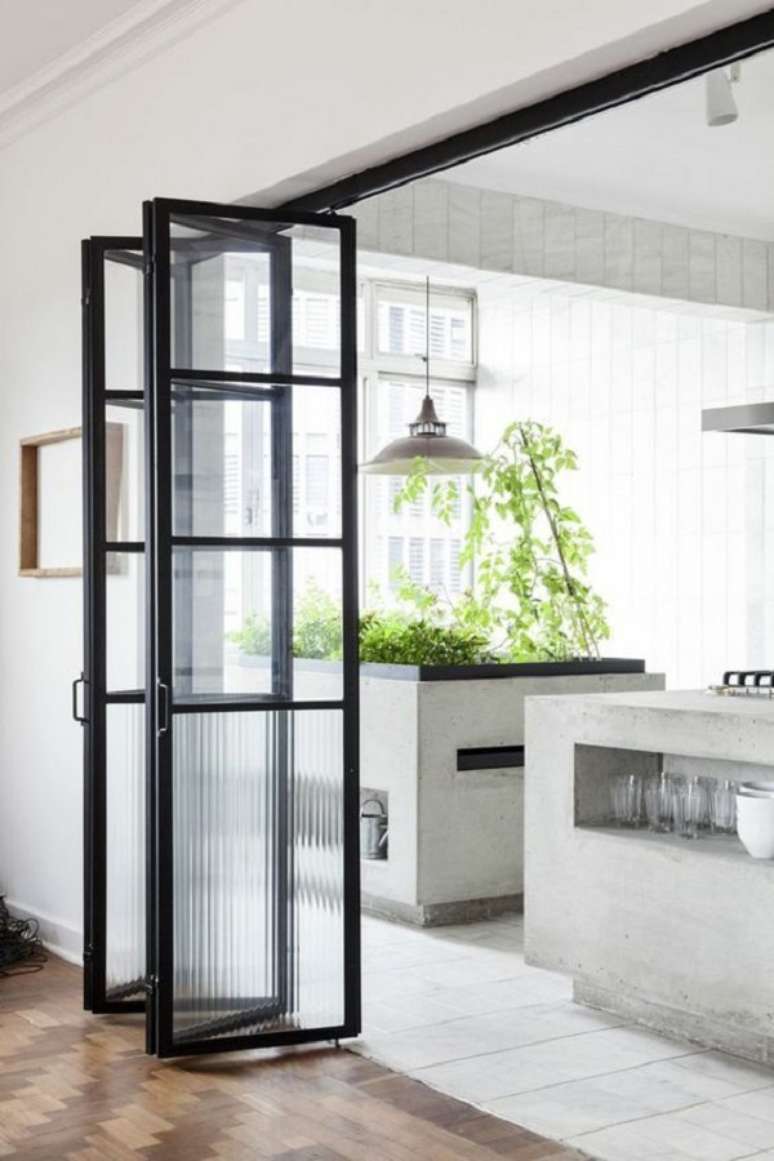 35. Porta camar&atilde;o de vidro para cozinha moderna &ndash; Foto Casa Tres Chic
