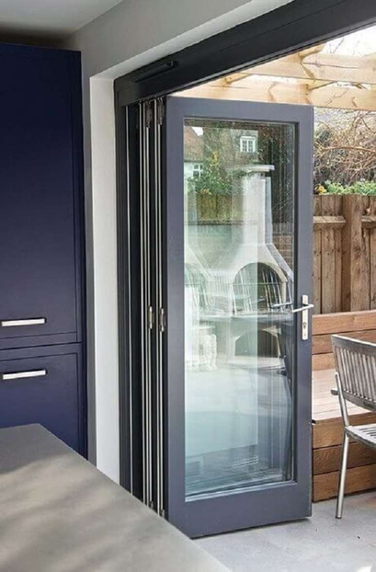 46. Porta camar&atilde;o para cozinha com varanda &ndash; Foto Sashwindow