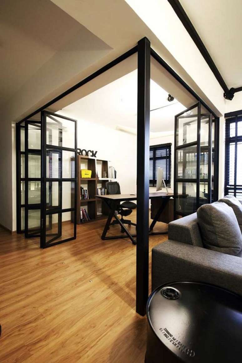 62. Escrit&oacute;rio de home office com porta camar&atilde;o de vidro &ndash; Foto Decor Facil