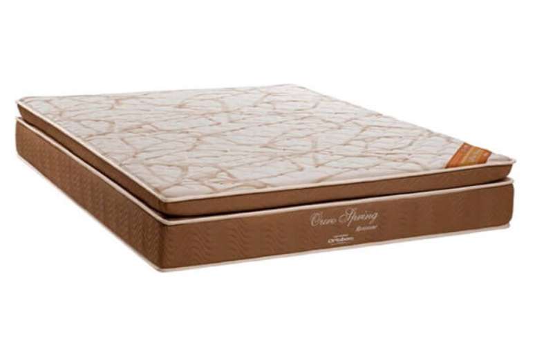 11. Melhores colch&otilde;es: modelo de colch&atilde;o queen Ouro Spring Ortobom com fibras naturais. Fonte: Ortobom