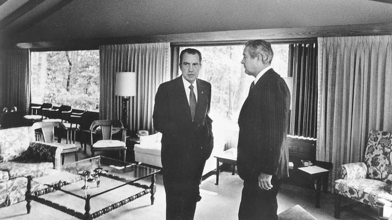 Nixon e John Connally (à direita) em Camp David, a casa de campo da presidência dos Estados Unidos