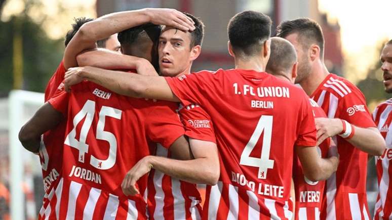 Union Berlin segue surpreendendo na Bundesliga (Tobias SCHWARZ / AFP)