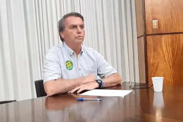 Presidente e candidato à reeleição, Jair Bolsonaro (PL), fez live neste domingo, 16, de madrugada, para rebater acusações de ter feito comentários com tom pedófilo.