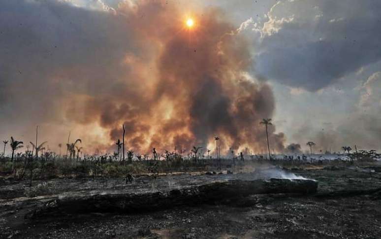 Queimada em Santo Antonio do Matupi, sul do Amazonas, em 27/8/2019.