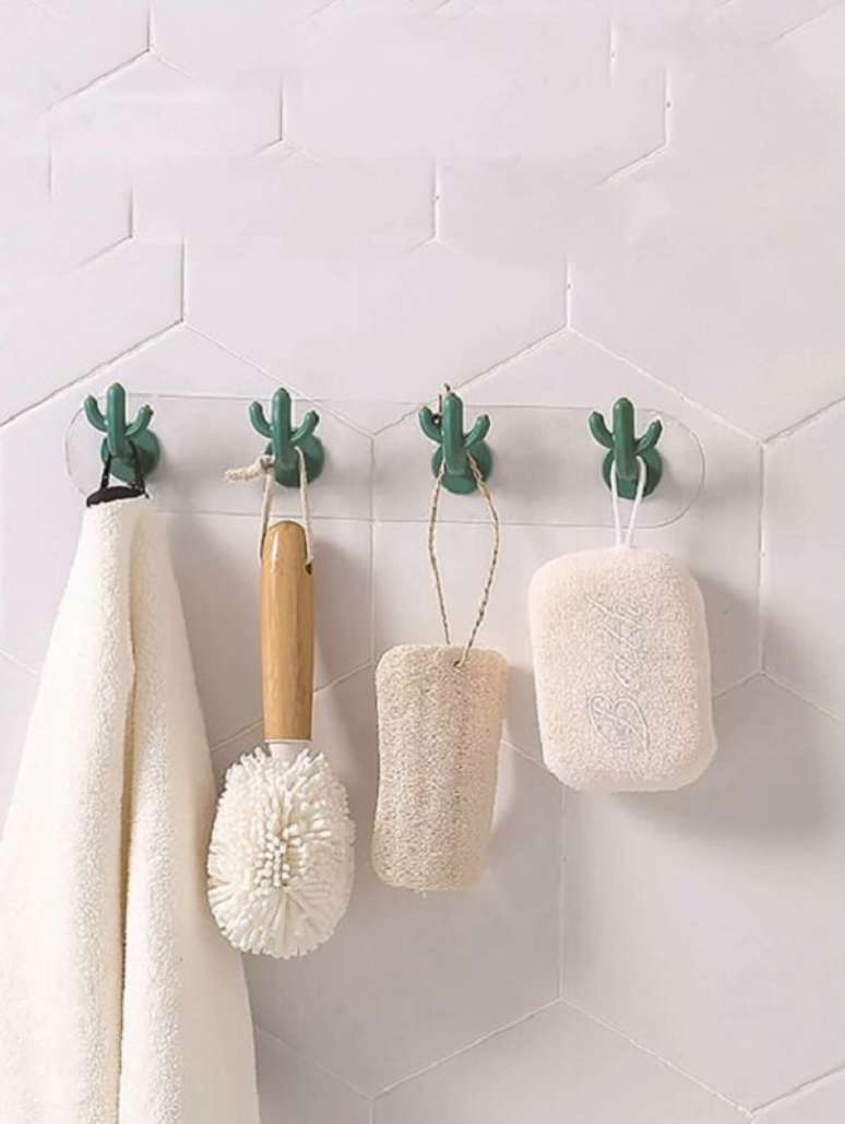17. Gancho para pendurar itens de higiene no projeto de banheiro &ndash; Foto Shein