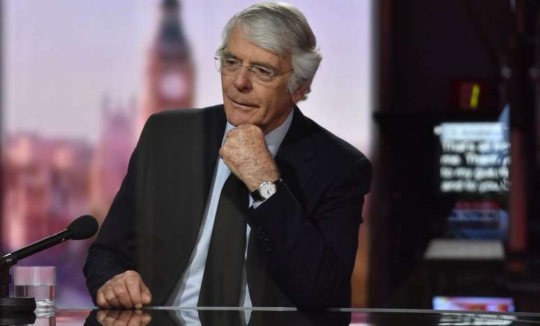 John Major, em foto de 2021, descreveu a cena retratada na série como 'bobagens maliciosas'