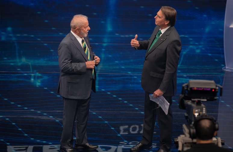 O presidente e candidato à reeleição, Jair Bolsonaro (PL), participa de debate com Luiz Inácio Lula da Silva (PT) na Band