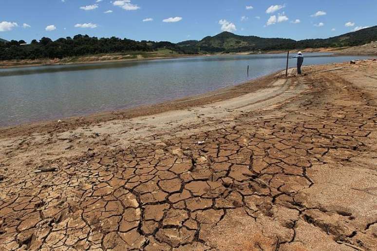 Anos de seca prolongada nas regiões Sudeste (na foto, o sistema Cantareira) e Centro-Oeste chegaram a comprometer o abastecimento humano e produção do agronegócio