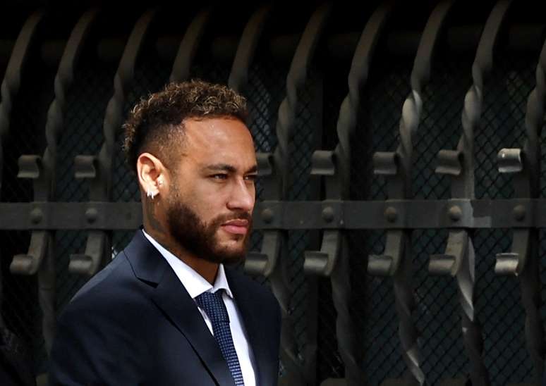 Neymar prestou depoimento em tribunal em Barcelona, na Espanha