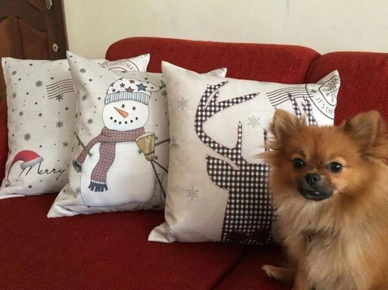 82. Bonecos de neves fazem muito sucesso nas almofadas de natal. Fonte: Lojas Wendel