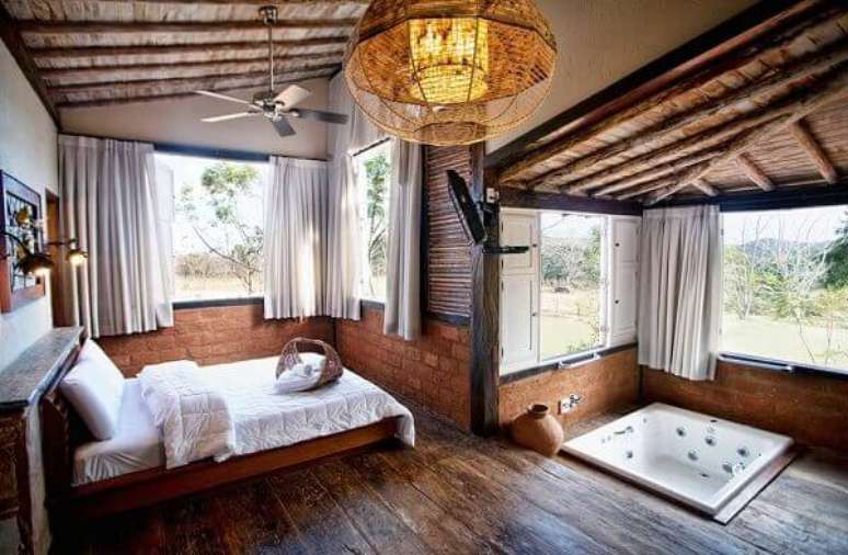 18. Quarto com banheira de hidromassagem pequena &ndash; Foto Banheira SPA