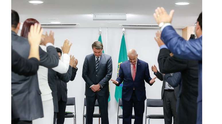 Jair Bolsonaro durante reunião com pastor Gilmar Santos em 2019