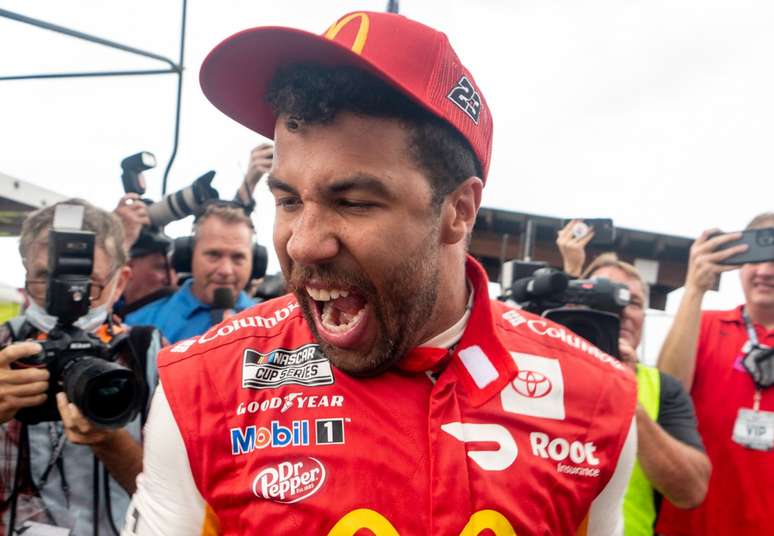 Bubba Wallace vai ficar ausente da etapa de Homestead ap&oacute;s agress&atilde;o a Larson 