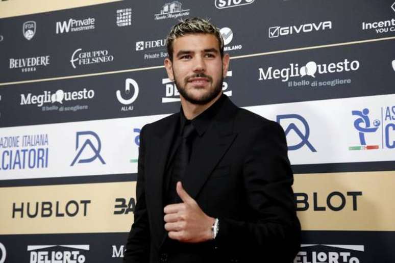 Theo Hernandez n&atilde;o estava em casa na hora do assalto