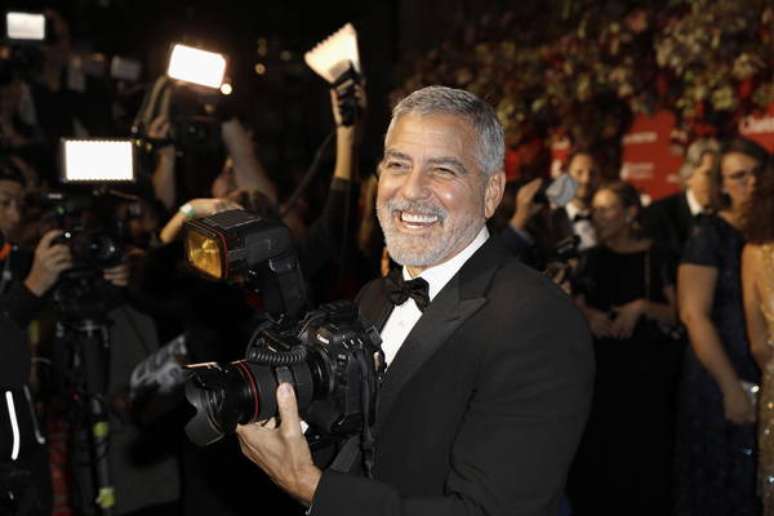 Clooney é amigo de longa data de Giorgio Armani