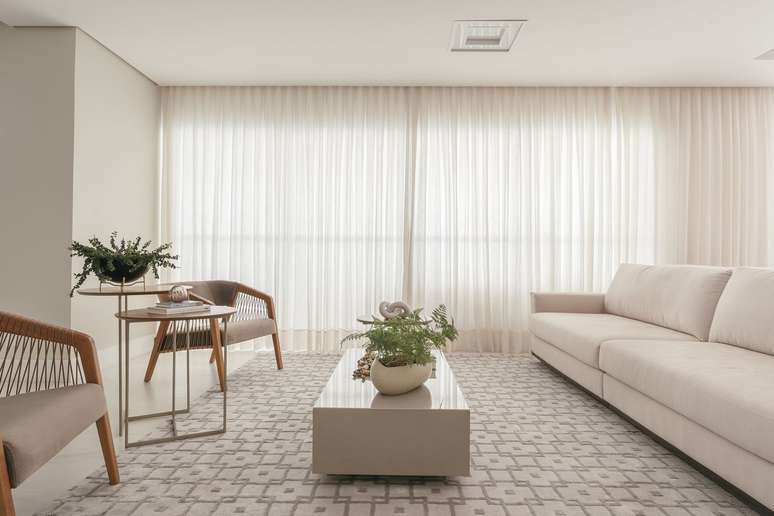 57. Tipos de cortina para sala de estar neutra &ndash; Foto Meet Arquitetura e Interiores