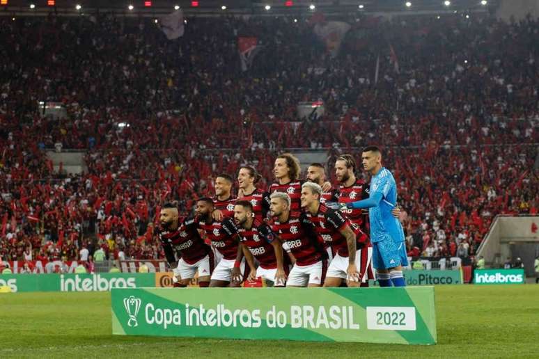 Elenco rubro-negro conseguiu toda a premiação possível no mata-mata nacional (Foto: Gilvan de Souza/Flamengo)