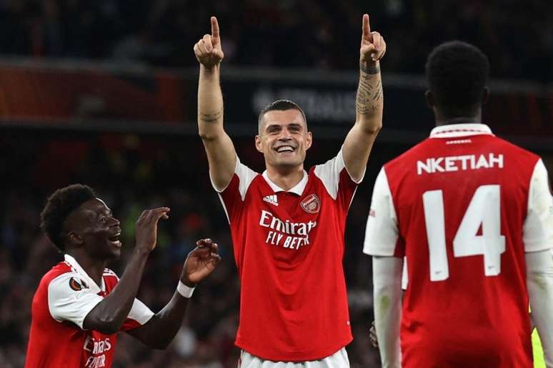 Arsenal bate PSV e garante classificação na Liga Europa