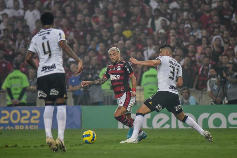 Nos pênaltis, Flamengo vence o Corinthians e é tetra da Copa do Brasil