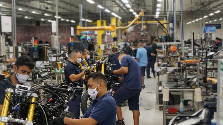 Fábrica da BMW em Manaus AM).