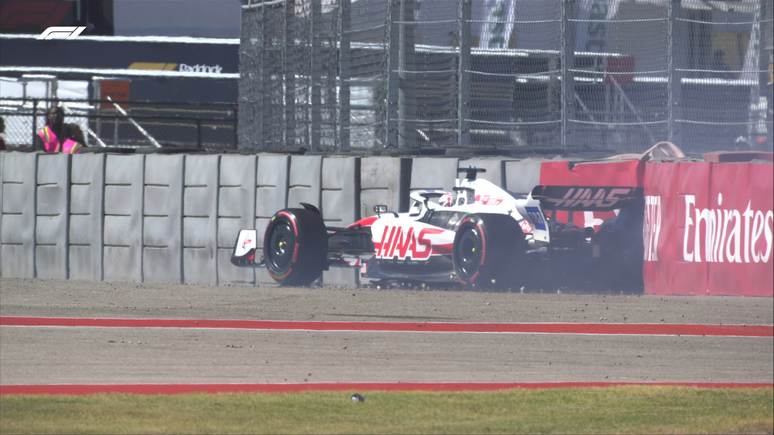 Antonio Giovinazzi foi ao muro com dez minutos de treino 