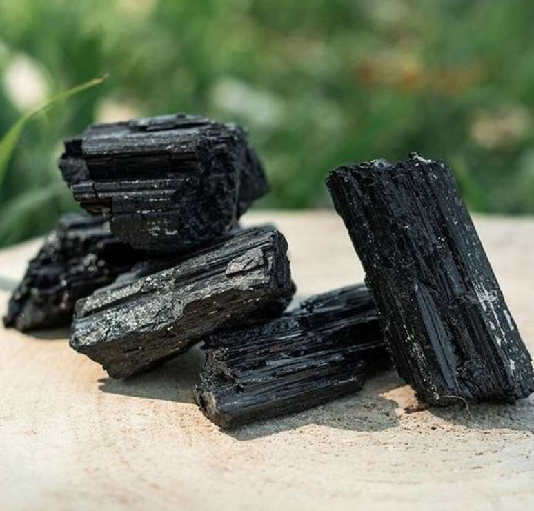 Turmalina e obsidiana