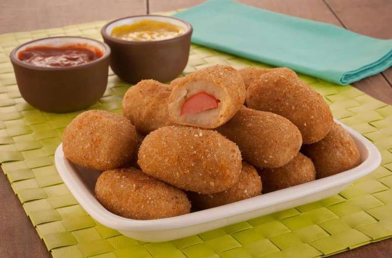 Enroladinho de salsicha frito &ndash;