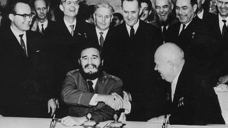 Cuba e a URSS rapidamente se aliaram sob a mesma ideologia no início dos anos 1960