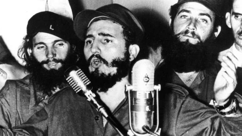 A revolução socialista liderada por Fidel Castro logo afastou Cuba e os Estados Unidos