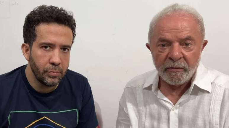 Lula (PT) fez transmissão ao vivo ao lado do deputado federal André Janones (Avante)