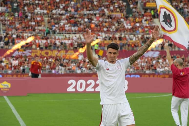 Roger Ibañez vive bom momento com a camisa da Roma (Divulgação)