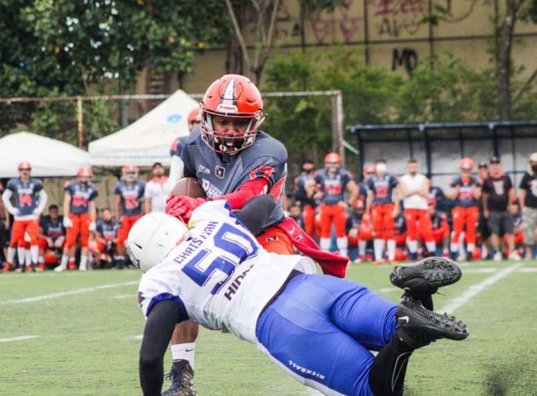 Foto (Caio Souza/CBFA) - Running back Kinho, dos Rhynos, teve excelente atuação na classificação do seu time