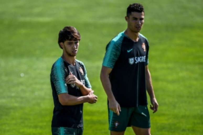 João Félix (esquerda) provocou o Brasil (Foto: AFP)