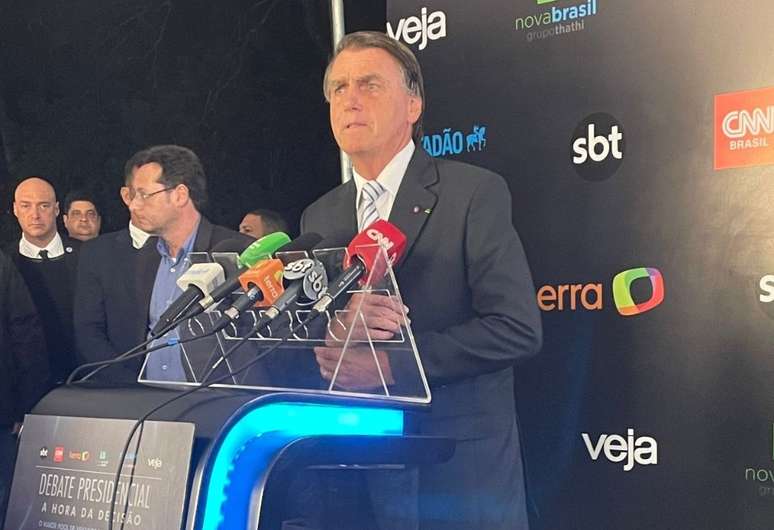 Jair Bolsonaro (PL) esteve presente para sabatina nesta sexta, 21