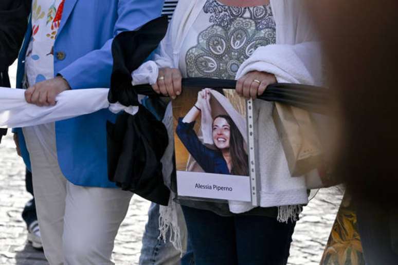 Protesto em Nápoles pelos direitos das mulheres no Irã