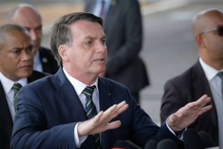 Jair Bolsonaro diz que Auxílio Brasil paga três vezes mais picanha que o Bolsa Família