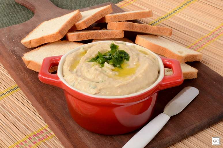 Patê de grão-de-bico com sardinha – Foto: Guia da Cozinha